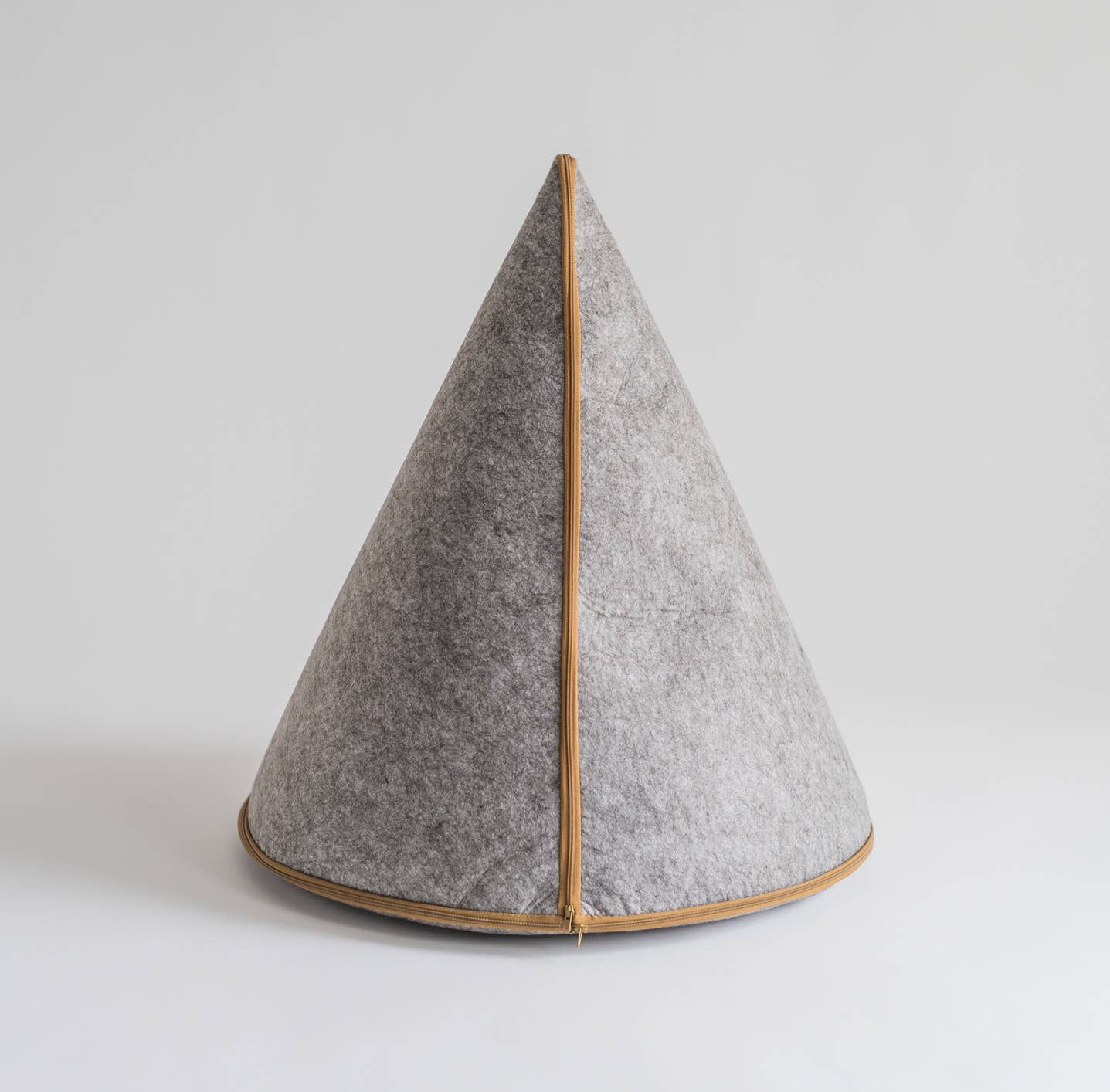 Pet Cave Lucy: Gray - Medium