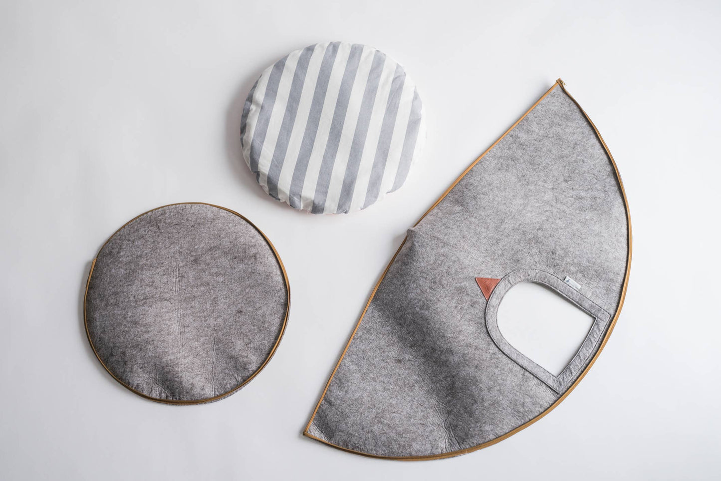 Pet Cave Lucy: Gray - Medium